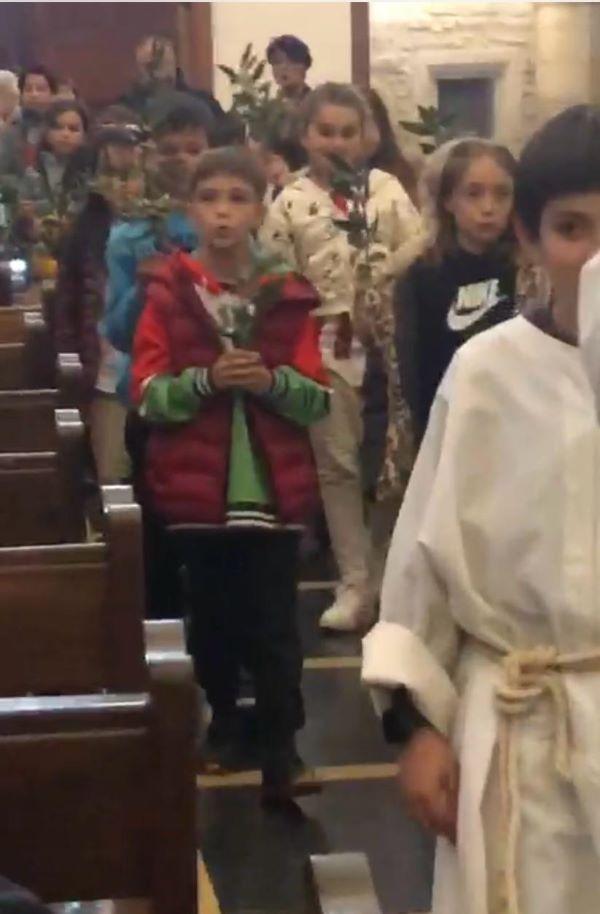 Domingo de Ramos en la Misa familiar de Andra Mari, en Amorebierta