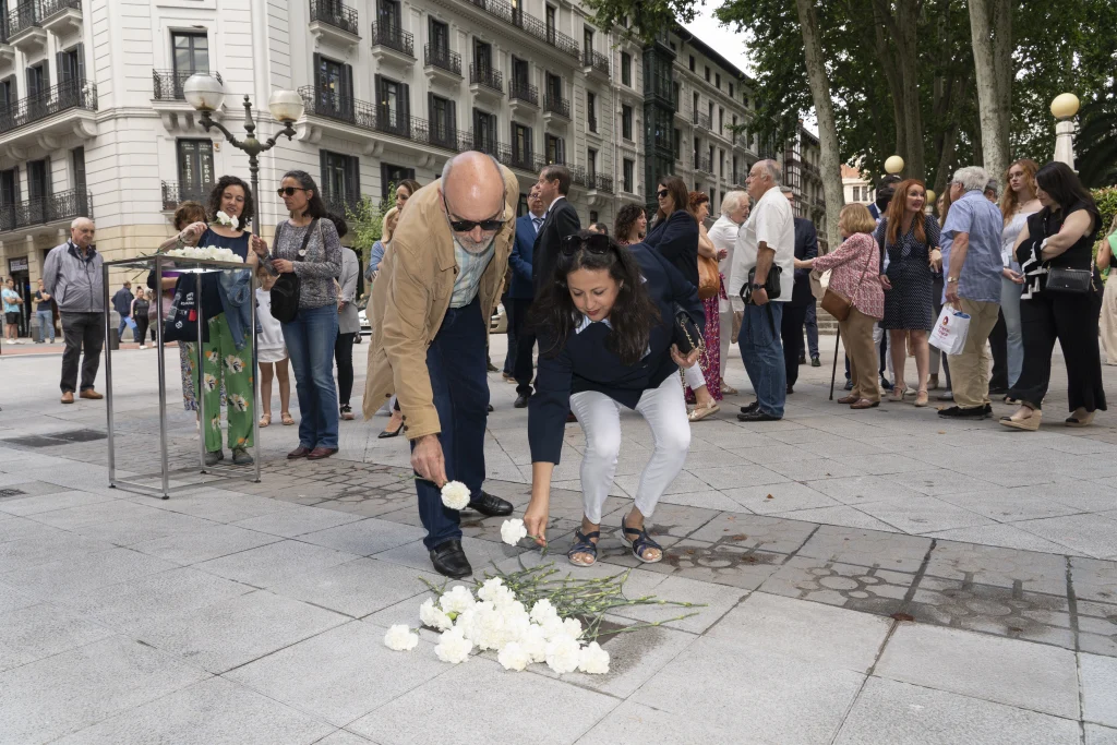 Placa homenaje a Francisco Javier Núñez