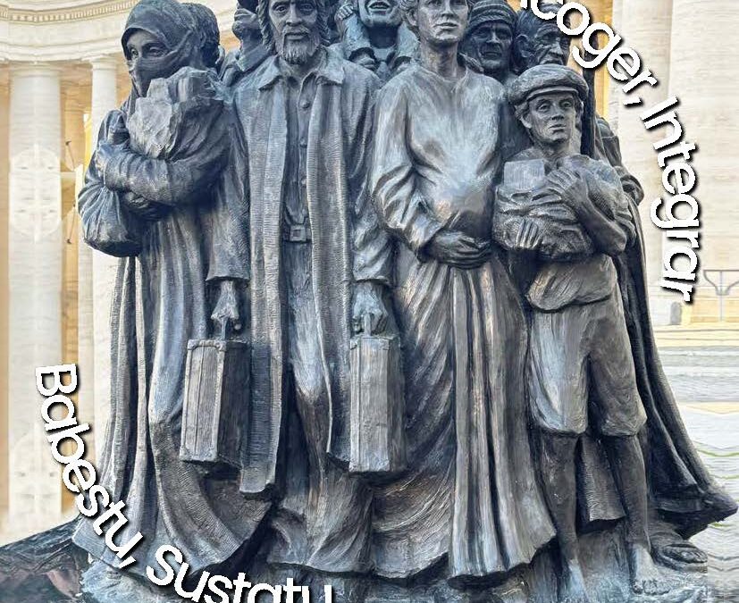 La emotiva escultura del Vaticano dedicada a los migrantes, a portada de Alkarren Barri