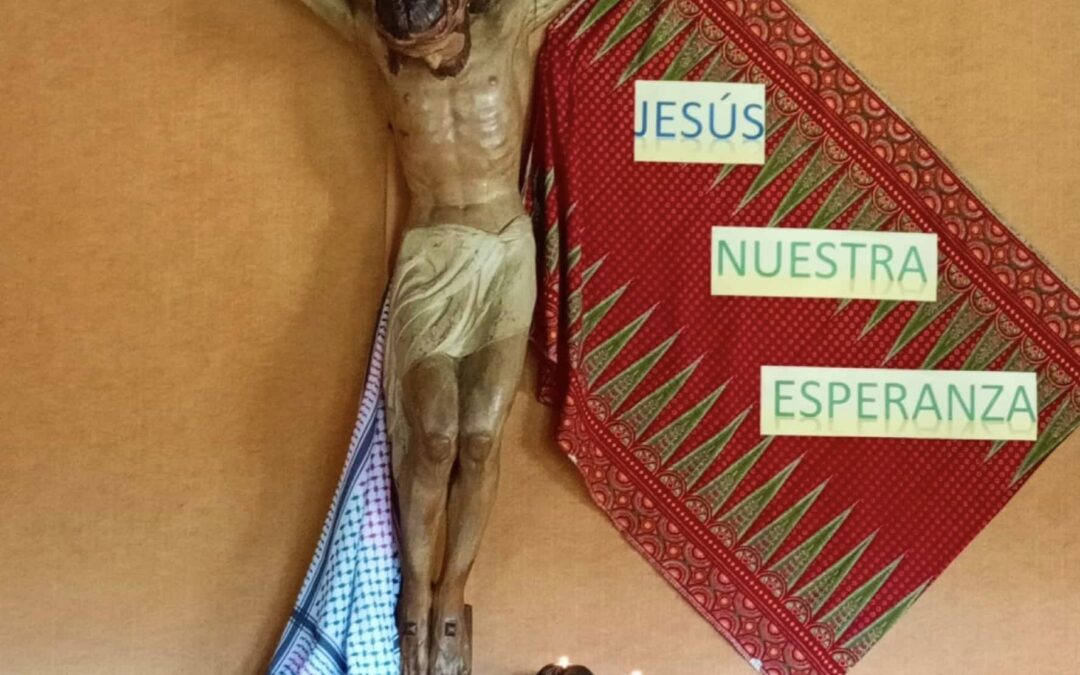 Galería de imágenes de cientos de jóvenes compartiendo su fe