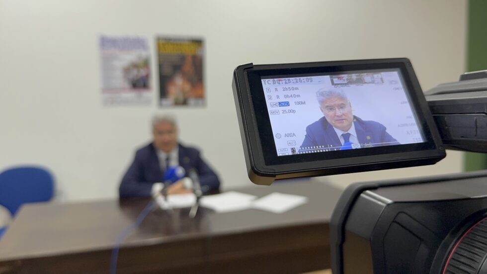 El presidente de la cofradía de Begoña, Javier Diago, durante la Rueda de Prensa de presentación de los actos de la Romería de Begoña.