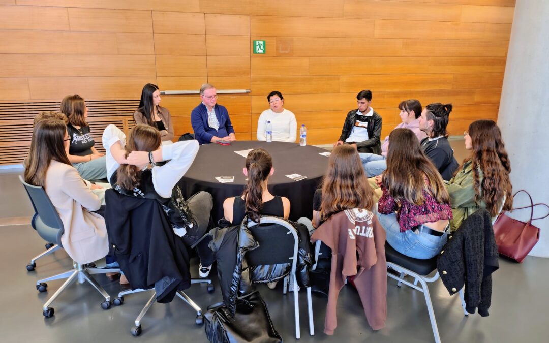 Testimonios de personas migrantes en las «Bibliotecas Humanas”