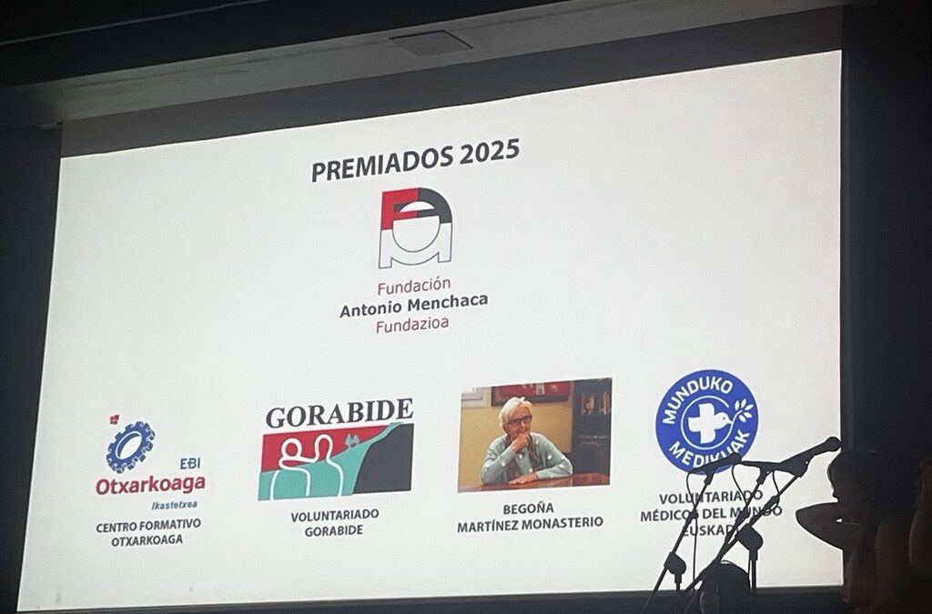 El Centro Formativo Otxarkoaga y Begoña Martínez, galardonados por su labor solidaria