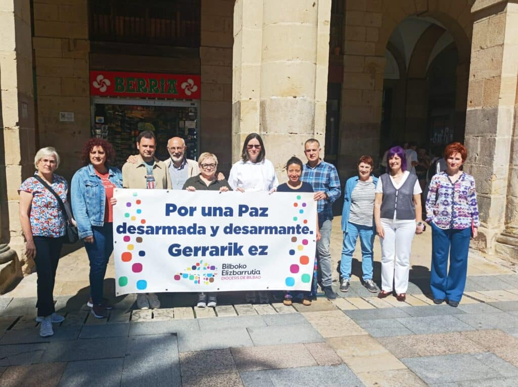 Pankarta, bake armagabetuaren alde