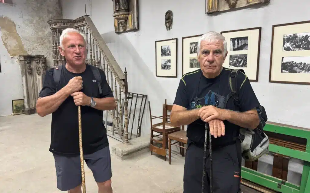 Anton Mari Aldekoa-Otalora, tocó el órgano en las primeras misas del día. Subió andando desde Iurreta junto a un amigo
