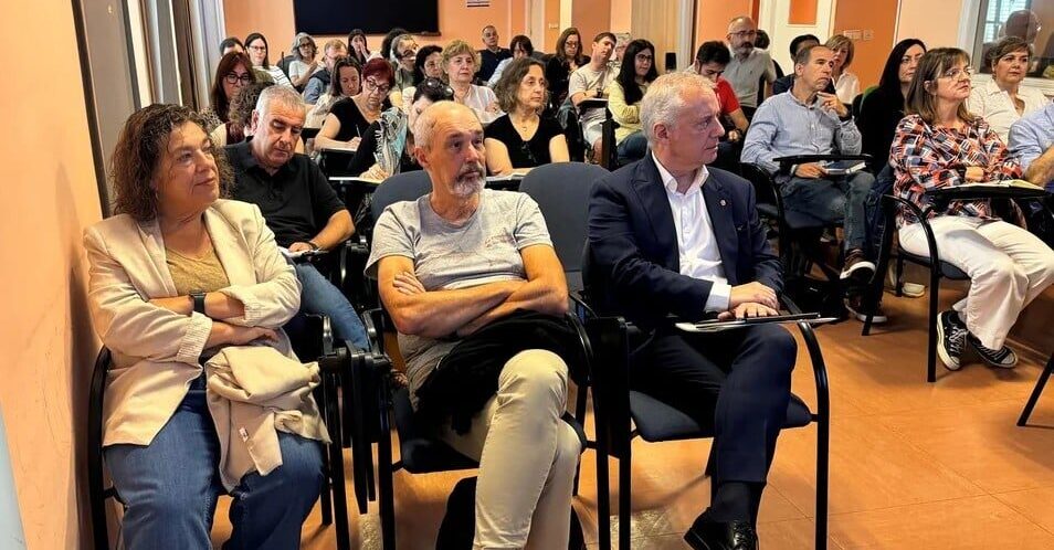 Eleizako gizarte erakundeak gizarteari egiten deutsen ekarpena berretsi dabe