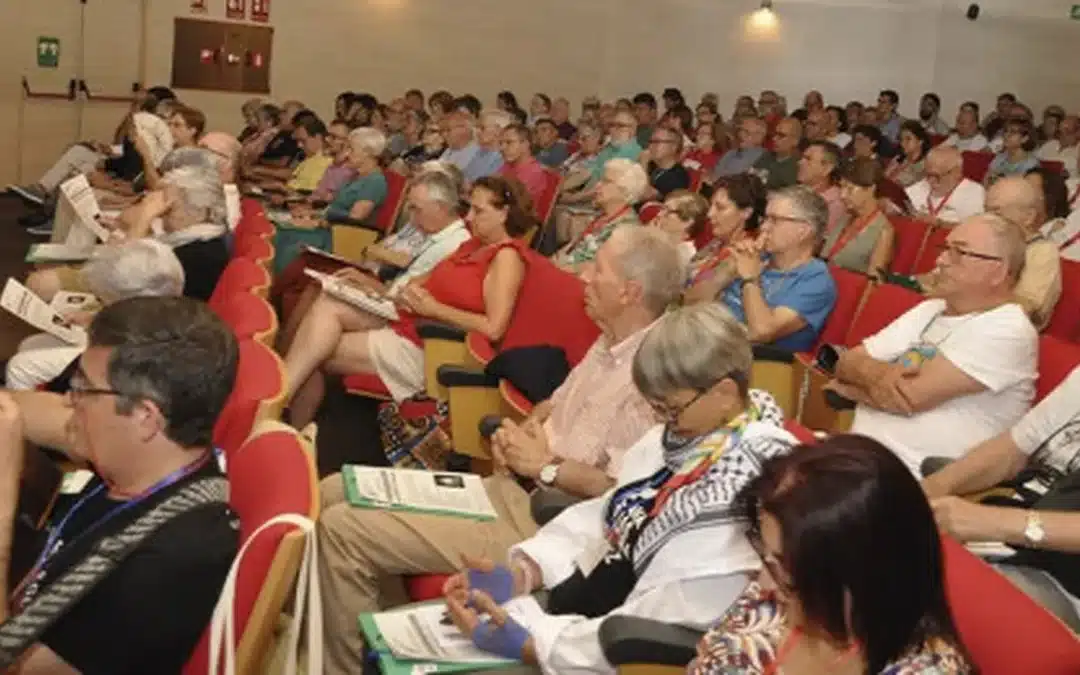 “Tejer comunidad” ante el poder tecnológico y económico, en los Cursos de Verano de HOAC