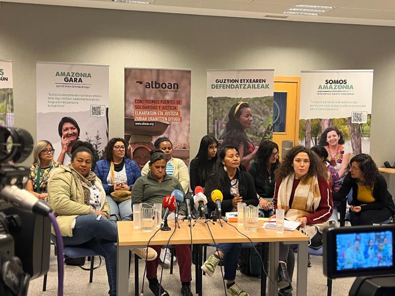 Mujeres de la Red de Defensoras de la naturaleza ofrecen su testimonio en Bilbao