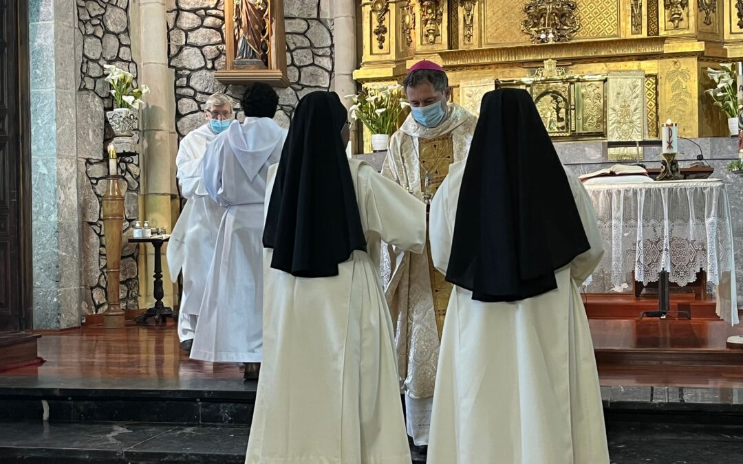 El obispo de Bilbao celebra el aniversario de su nombramiento con las dominicas de Lekeitio
