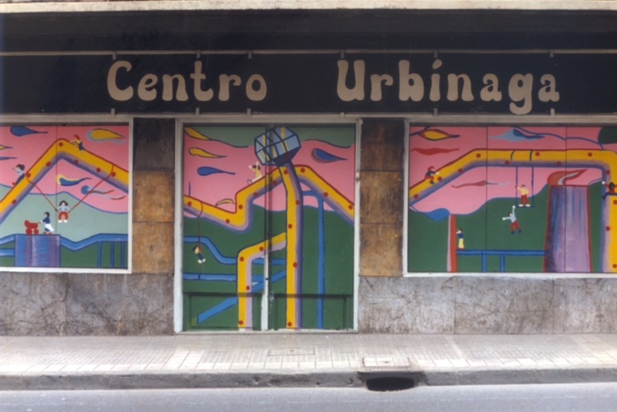 Imagen de la entrada del Centro Urbinaga