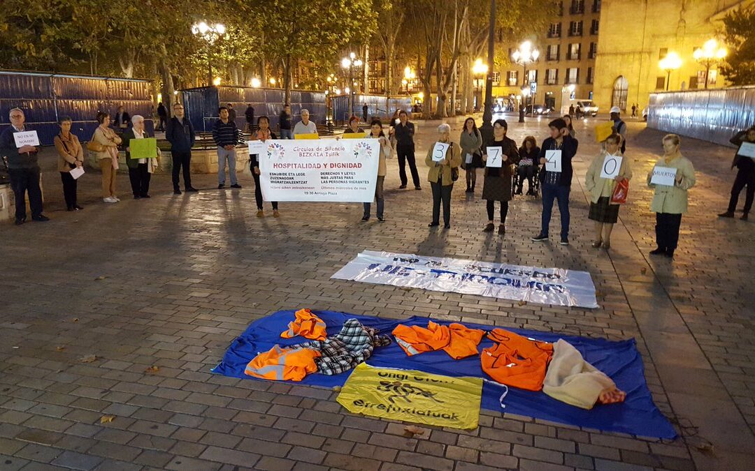 Bilbao, Barakaldo y Portugalete claman en silencio a favor de las personas migrantes