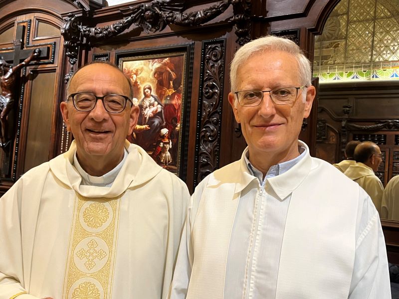 Mons. Juan José Omella, junto al vicario general de la Diócesis de Bilbao, Kerman López