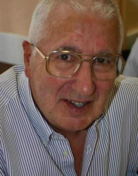 Iñaki F. Capetillo hil da, gizon adeitsu, hurkoa eta beti besteez arduratzen zana