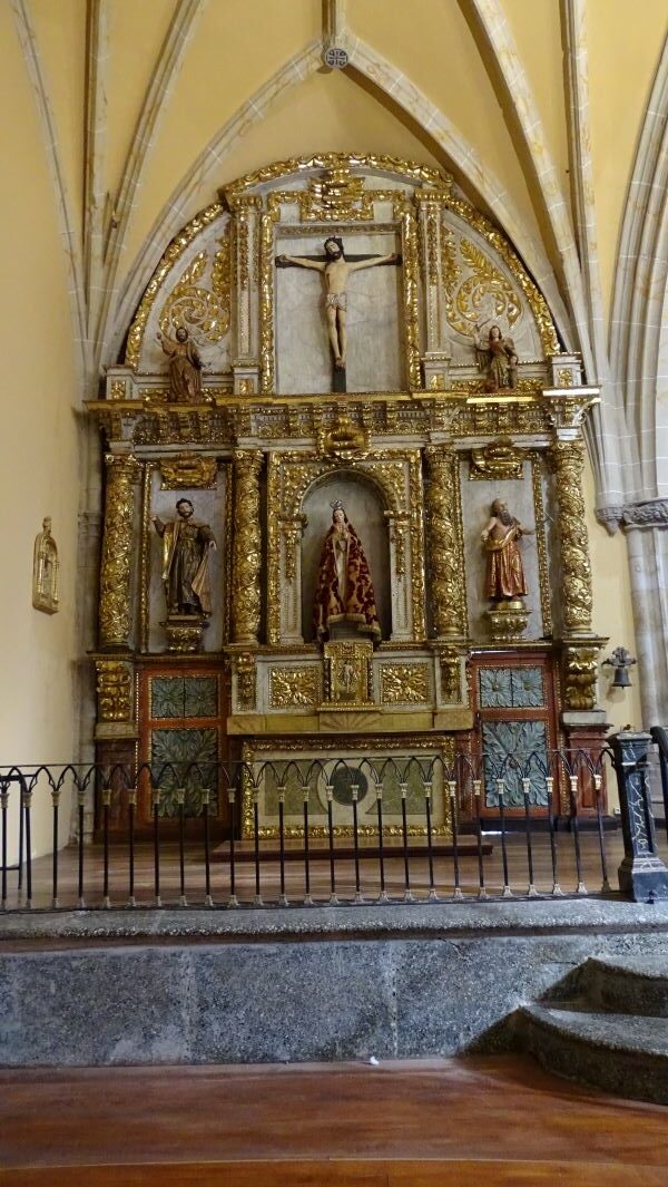 Restaurado el retablo de la Virgen del Amor Hermoso, en San Pedro de Romaña