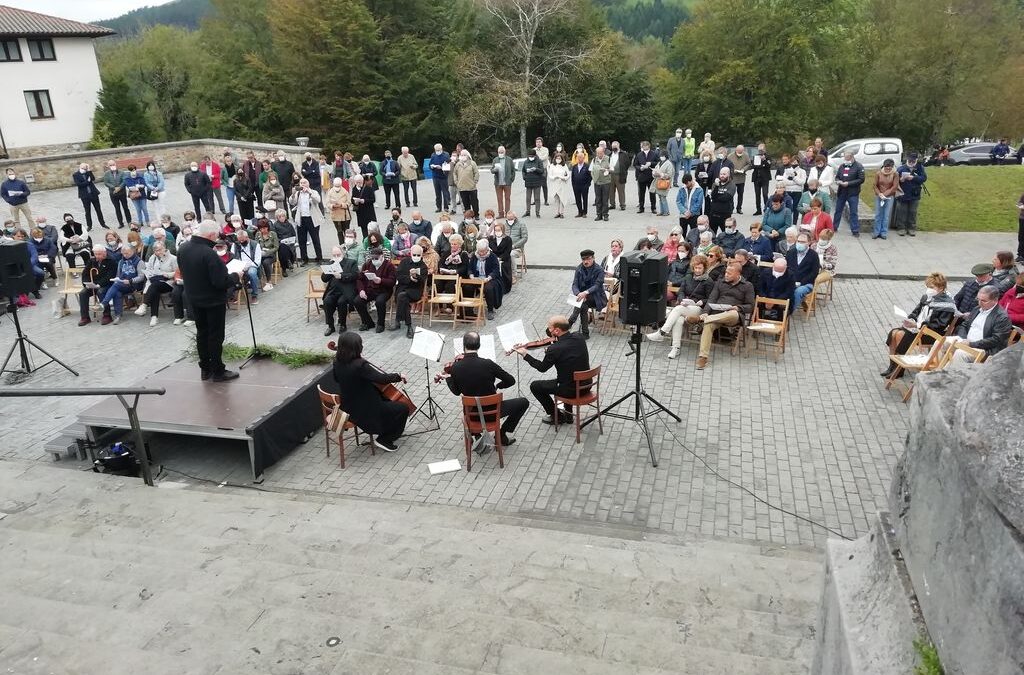 Homenaje en Urkiola, Comercio Justo en Igorre y retiro «Effetá» en Larrea