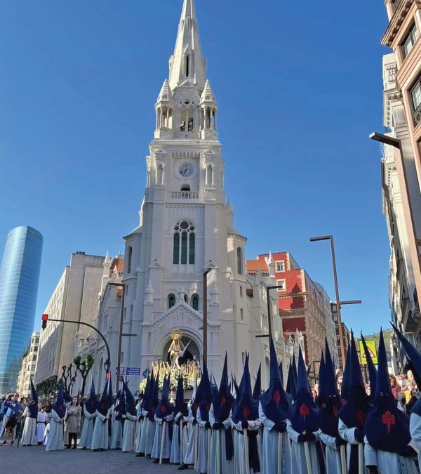 15 procesiones recorren desde hoy las calles de Bilbao