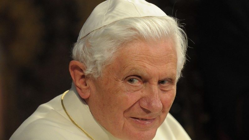 Emisión en directo de la misa exequial por el papa emérito Benedicto XVI