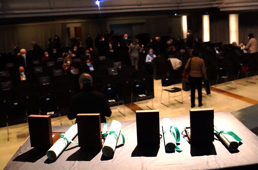 Galería de imágenes del acto de entrega de la Mención Honorífica «Carmelo Etxenagusia»