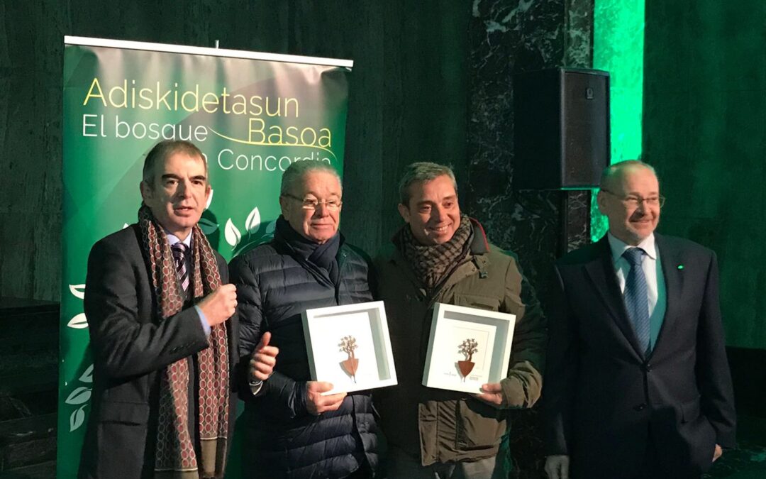 Nuevos árboles en el bosque de la Concordia