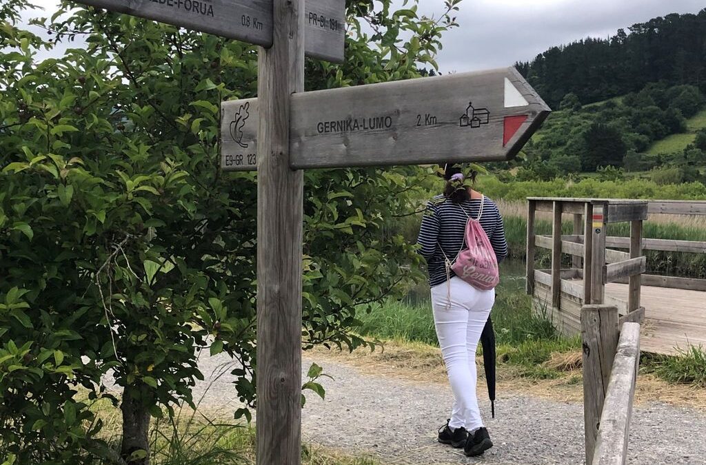 Recorriendo el Camino de Santiago hasta Gernika, para celebrar el día de su patrón