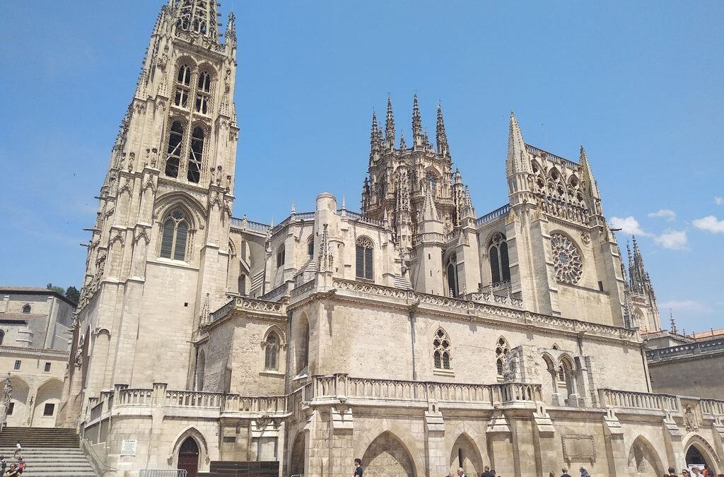 Los últimos ordenados junto con Mons. Segura visitan Burgos, en su Año Jubilar