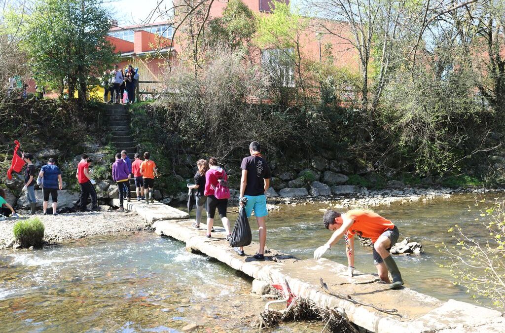 Eskauts de Bizkaia plantarán cientos de árboles mañana sábado en Muxika