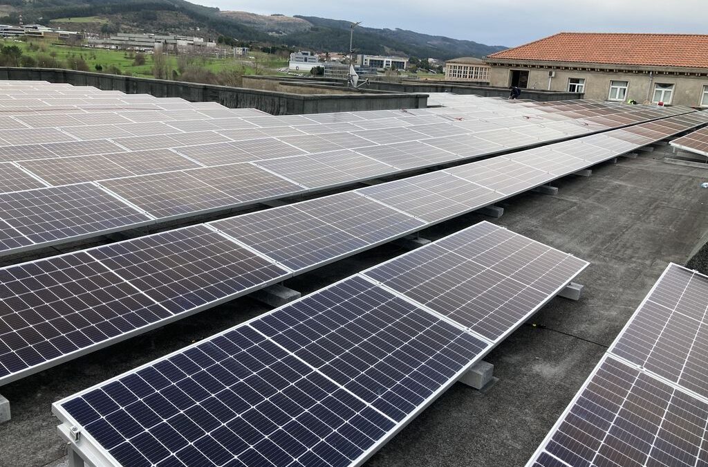 Seminario Zentrum pone en marcha la primera comunidad energética que comparte el consumo de renovables