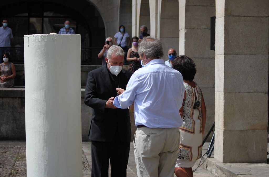 El obispo pide a San Bartolomé protección para Gernika, en un día en el que se disparan los positivos