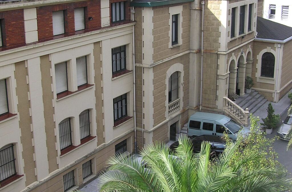 Cáritas continuará acompañando a jóvenes extranjeros en la Casa de Espiritualidad cedida por el Obispado de Bilbao
